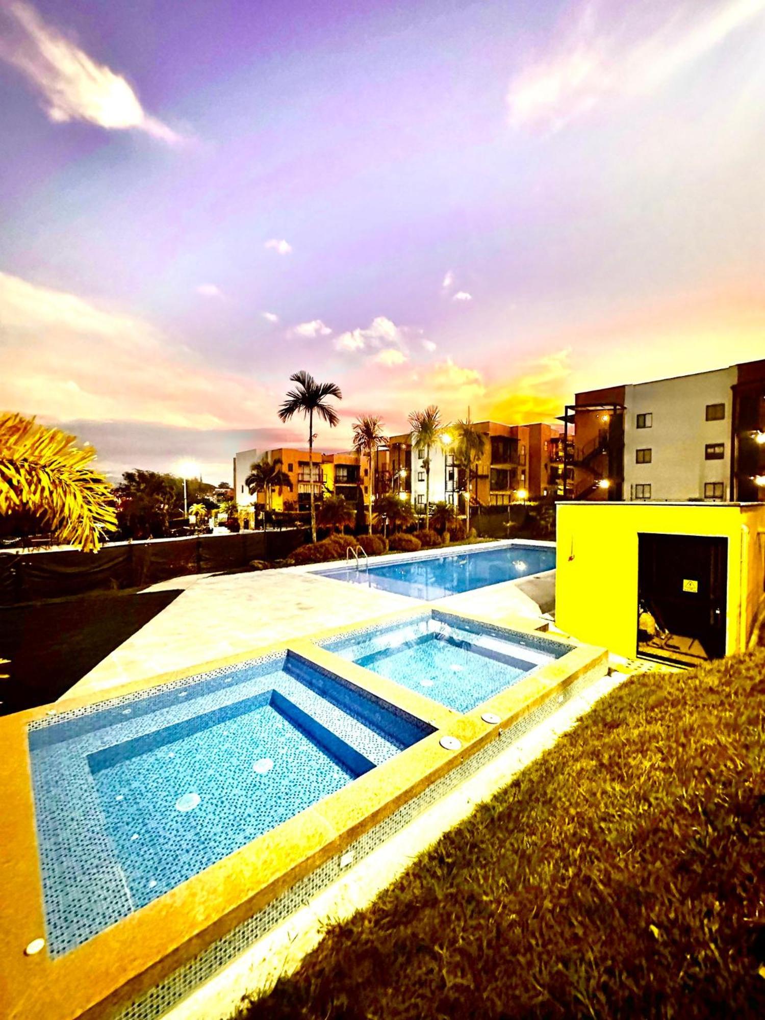 Apartamento Privado Vacacional A 5M Del Aeropuerto, 20 Minutos Del Parque Del Cafe Y Centro De Armenia Con 4 Piscinas, 3 Jacuzzi, Sauna By Molca Xperiences 2H Ngoại thất bức ảnh